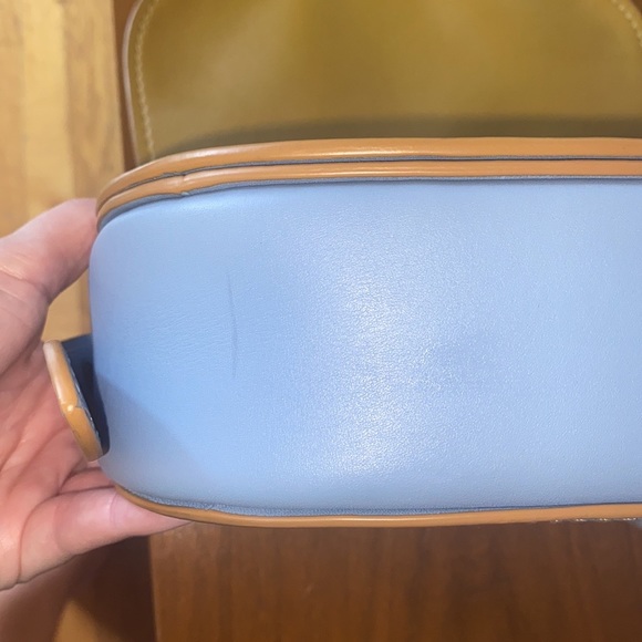 Blue leather Coach crossbody/shoulder bag! - Picture 4 of 6